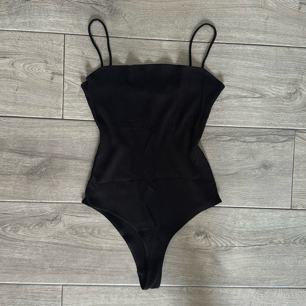 Reformation Ribbed Black Bodysuit (Size: M)